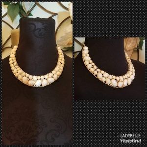 🌺 White Statement Necklace 🌺